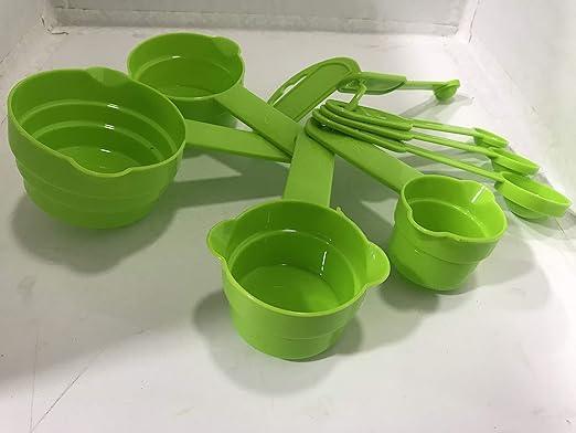 Kitchen Essentials - Measuring cups (Green)