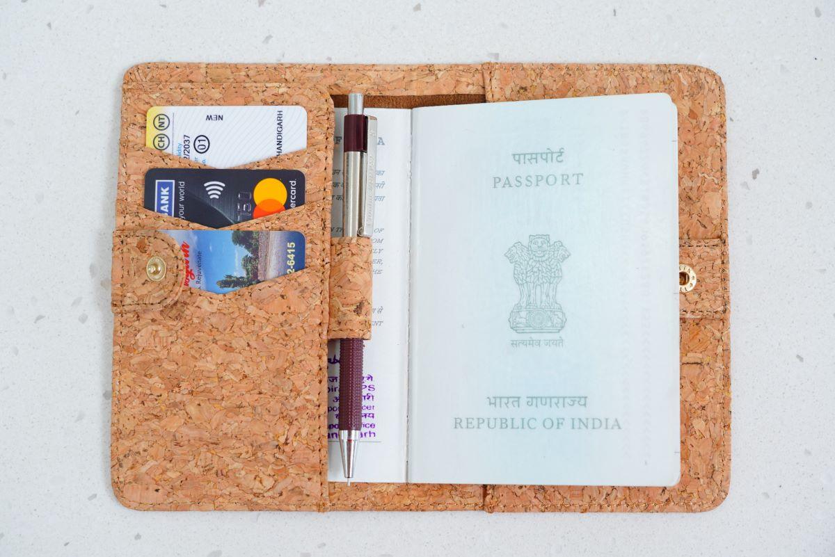 CORK BAGS & WALLETS-PASSPORT HOLDER GRANCO